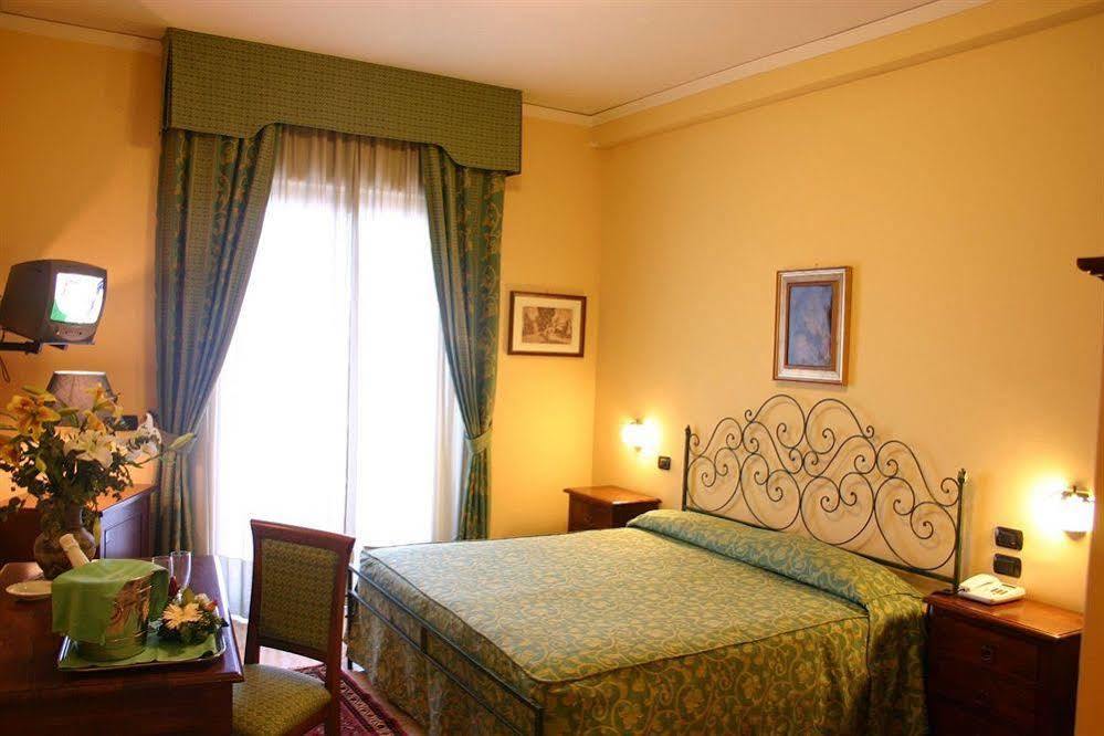 Hotel Primavera Dell'Etna Zafferana Etnea Εξωτερικό φωτογραφία